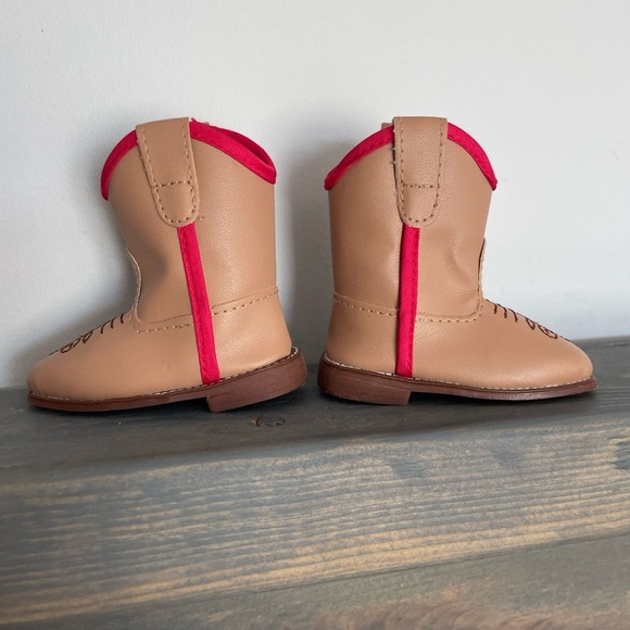 Maplelea Doll Brianne’s Cowgirl Boots with Hot Pink Trim and Embroidered Design - Picture 4 of 7